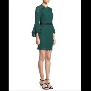 EMERALD GREEN BELL SLEEVE LACE DRESS